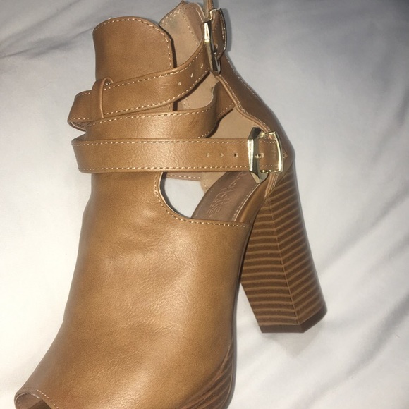 Shoes - Picture 2 of 3